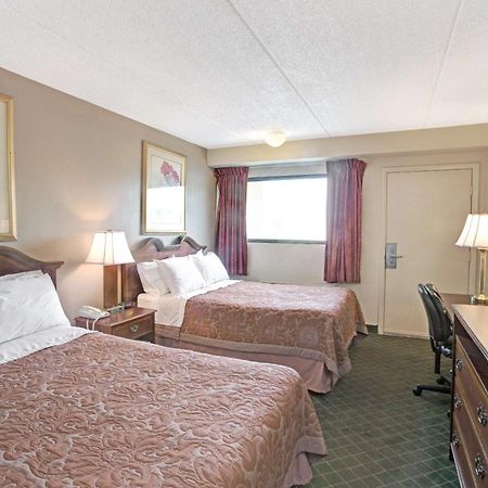 Super 8 By Wyndham Shelby Hotel Eksteriør billede